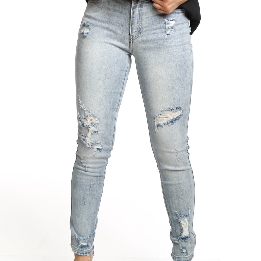 NWT KANCAN Distressed denim jeans